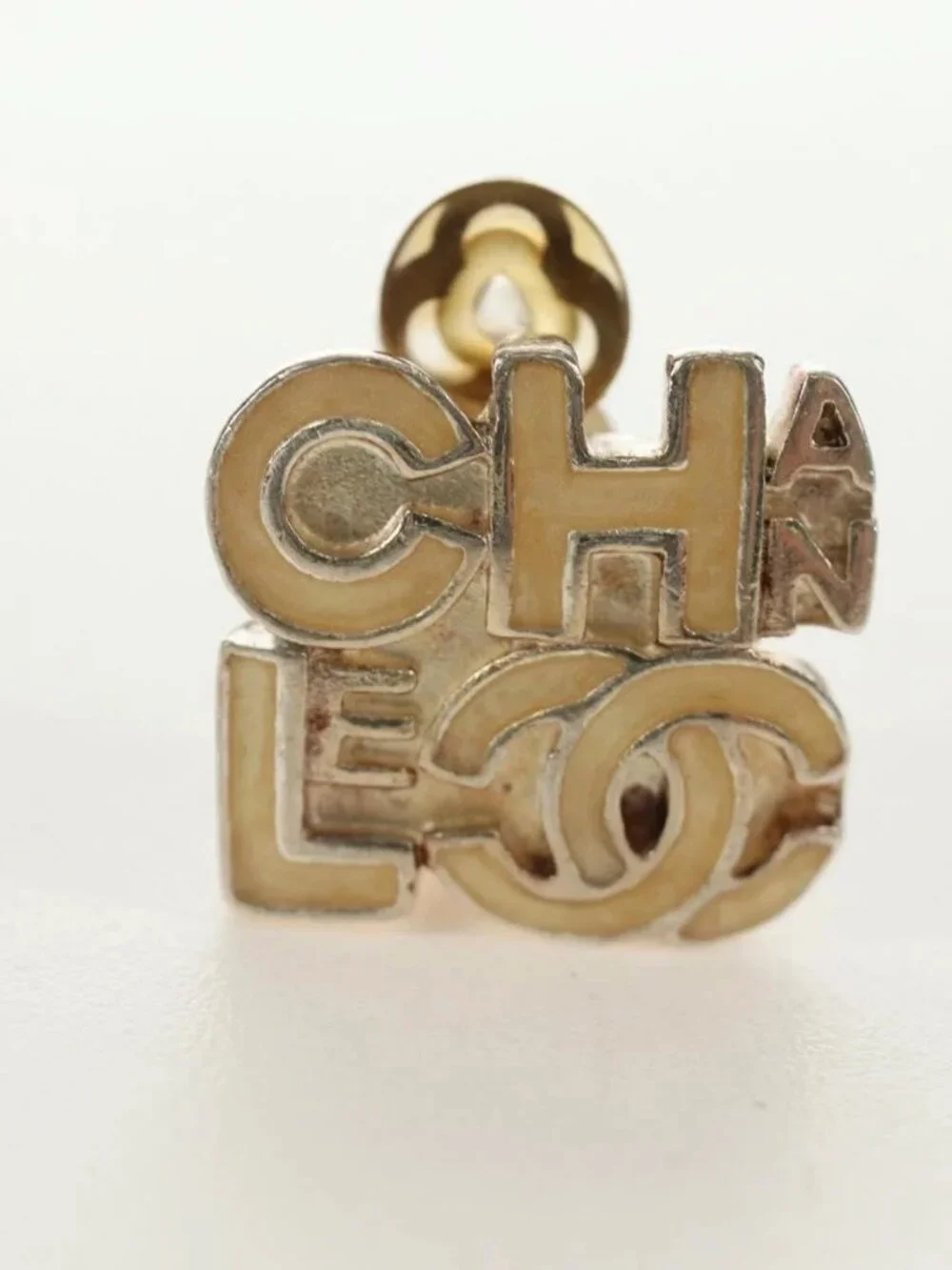 CHANEL Earring metal Beige CC Auth 185855M